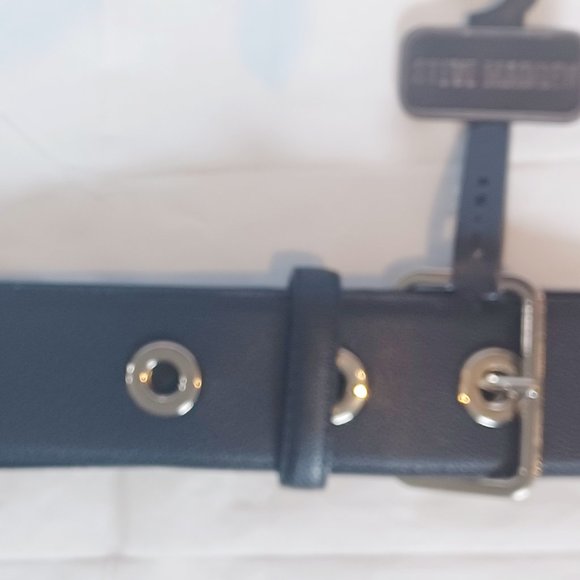 NWT Steve Madden Black Elastic / Patent Leather Grommet Belt M / L - Picture 3 of 5